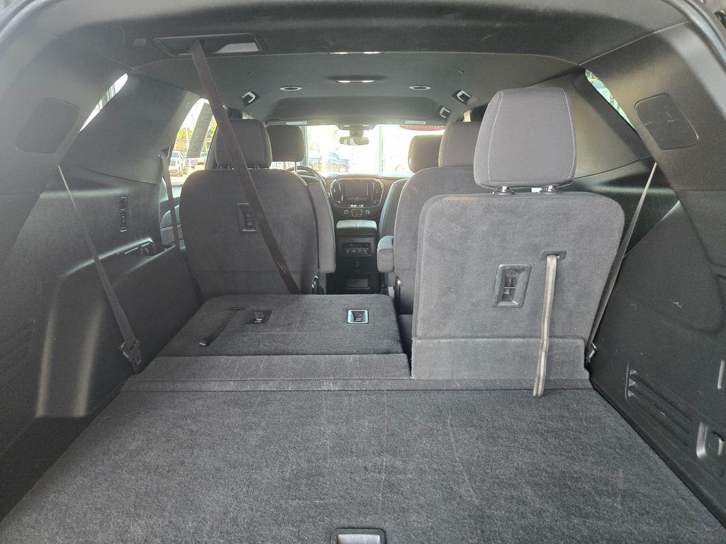 used 2023 Chevrolet Traverse car, priced at $29,999