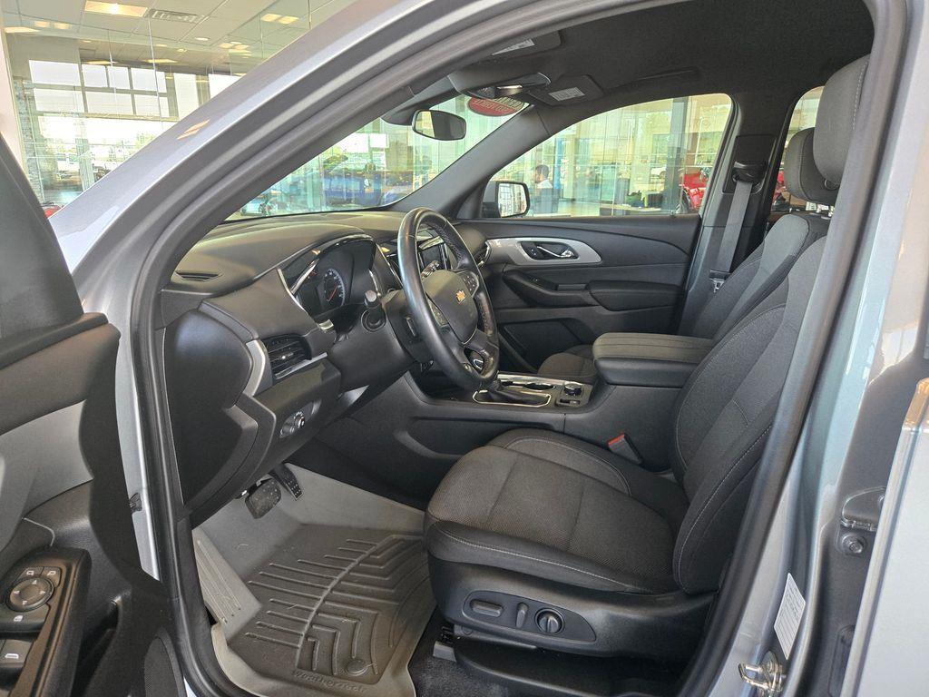 used 2023 Chevrolet Traverse car, priced at $29,780