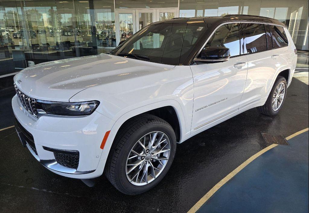 new 2025 Jeep Grand Cherokee L car, priced at $62,555