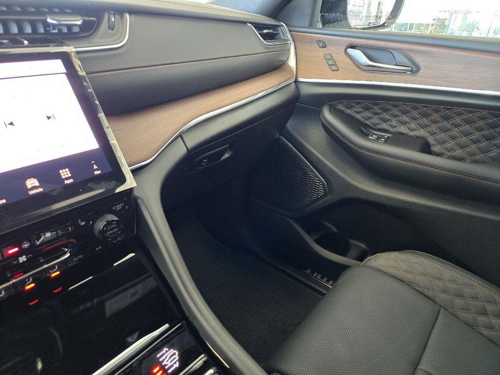 new 2025 Jeep Grand Cherokee L car, priced at $62,555