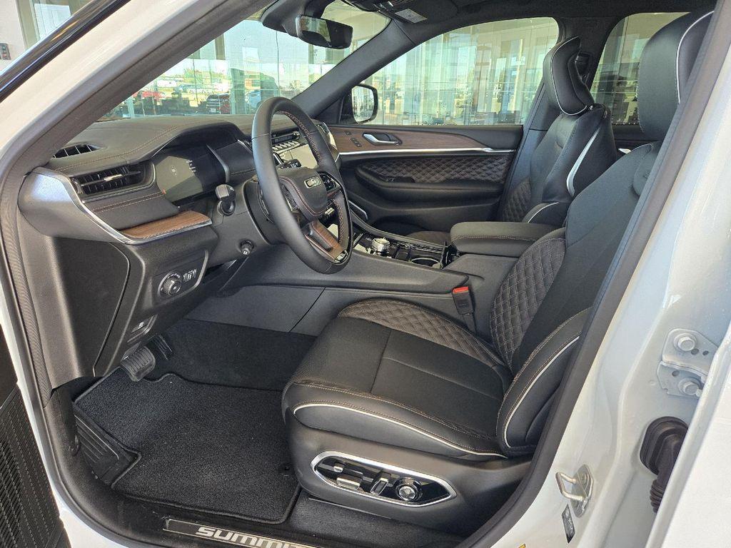 new 2025 Jeep Grand Cherokee L car, priced at $62,555