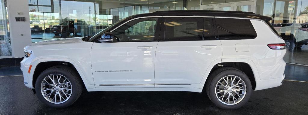 new 2025 Jeep Grand Cherokee L car, priced at $62,555