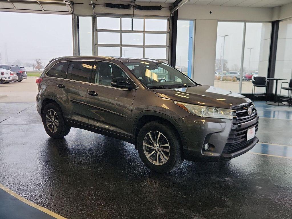 used 2017 Toyota Highlander car, priced at $21,950