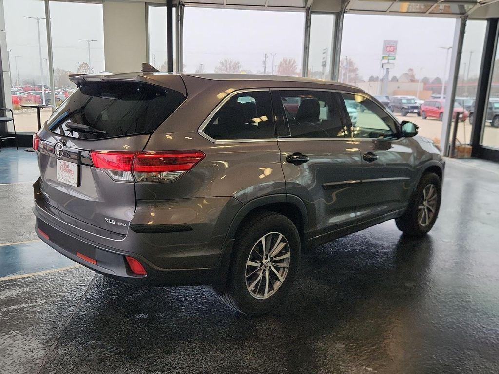 used 2017 Toyota Highlander car, priced at $21,950