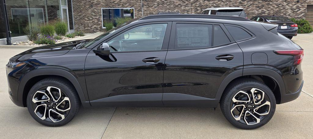new 2025 Chevrolet Trax car, priced at $26,690