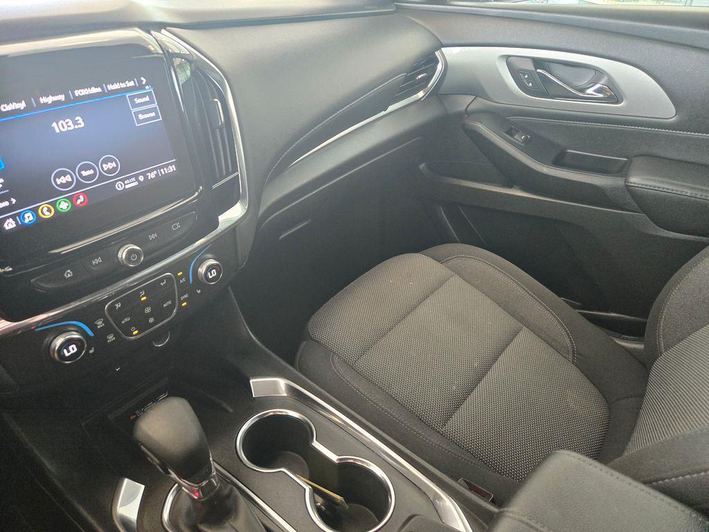 used 2023 Chevrolet Traverse car, priced at $27,999
