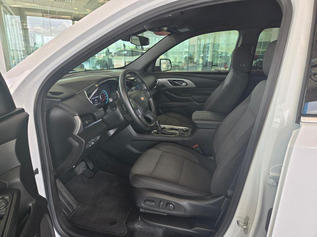 used 2023 Chevrolet Traverse car, priced at $27,999