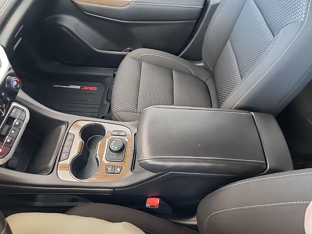used 2022 GMC Acadia car, priced at $26,999