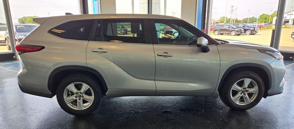 used 2023 Toyota Highlander car, priced at $32,887
