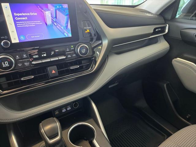 used 2023 Toyota Highlander car, priced at $32,887