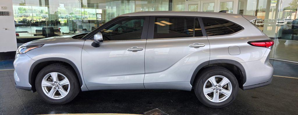 used 2023 Toyota Highlander car, priced at $32,887