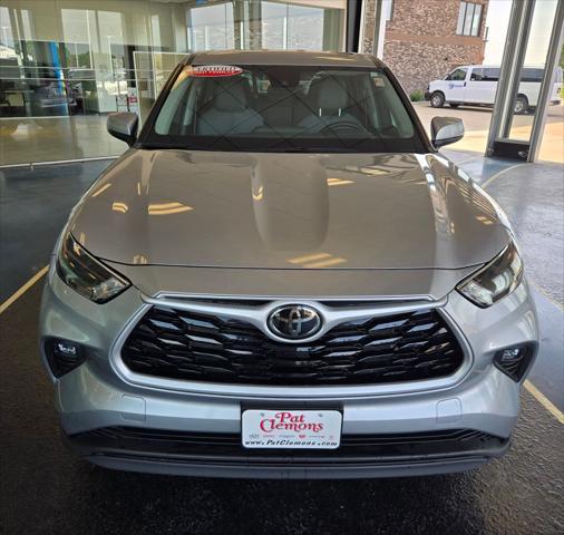 used 2023 Toyota Highlander car, priced at $32,887