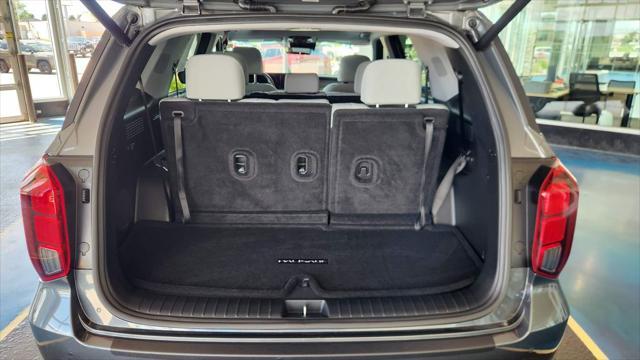 used 2024 Hyundai Palisade car, priced at $36,999