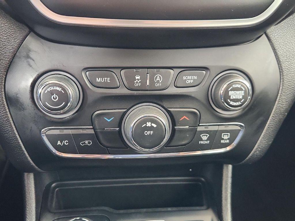 used 2021 Jeep Cherokee car, priced at $18,890