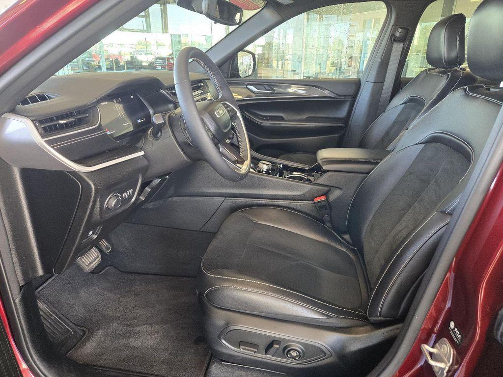 used 2023 Jeep Grand Cherokee car, priced at $31,999