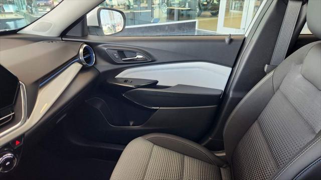 new 2025 Chevrolet Trax car, priced at $25,485