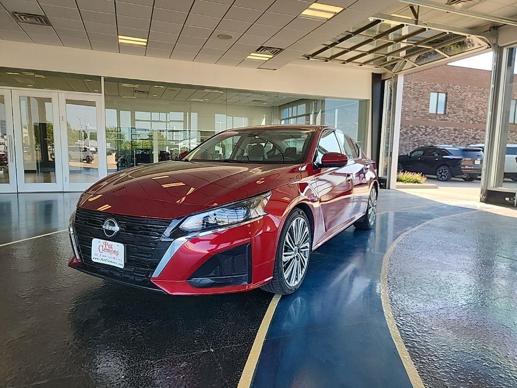 used 2023 Nissan Altima car, priced at $22,499