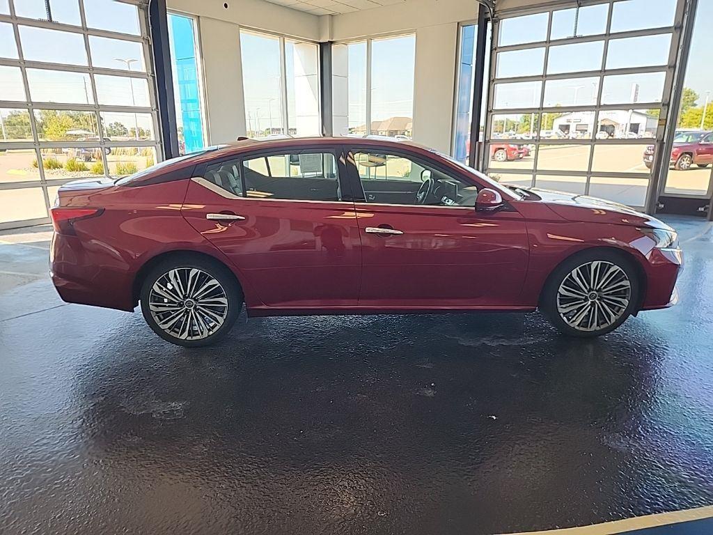 used 2023 Nissan Altima car, priced at $22,499