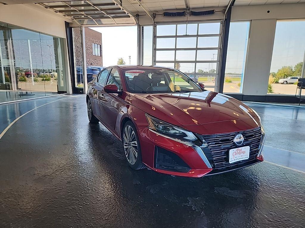 used 2023 Nissan Altima car, priced at $22,499
