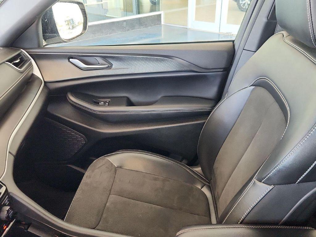 used 2024 Jeep Grand Cherokee L car, priced at $32,999