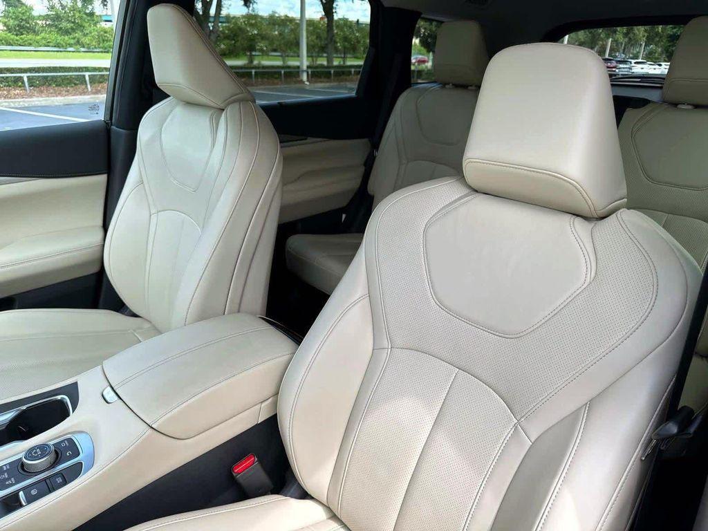 used 2025 INFINITI QX60 car, priced at $45,900