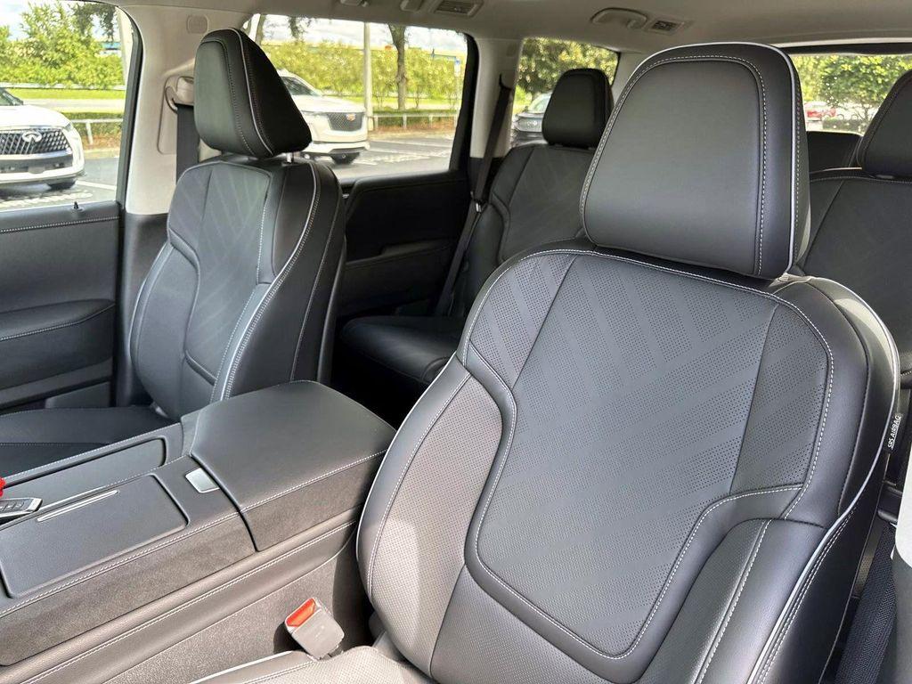 new 2026 INFINITI QX80 car, priced at $93,348