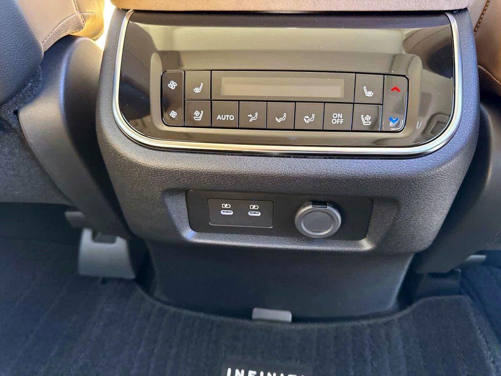 new 2025 INFINITI QX80 car, priced at $98,805