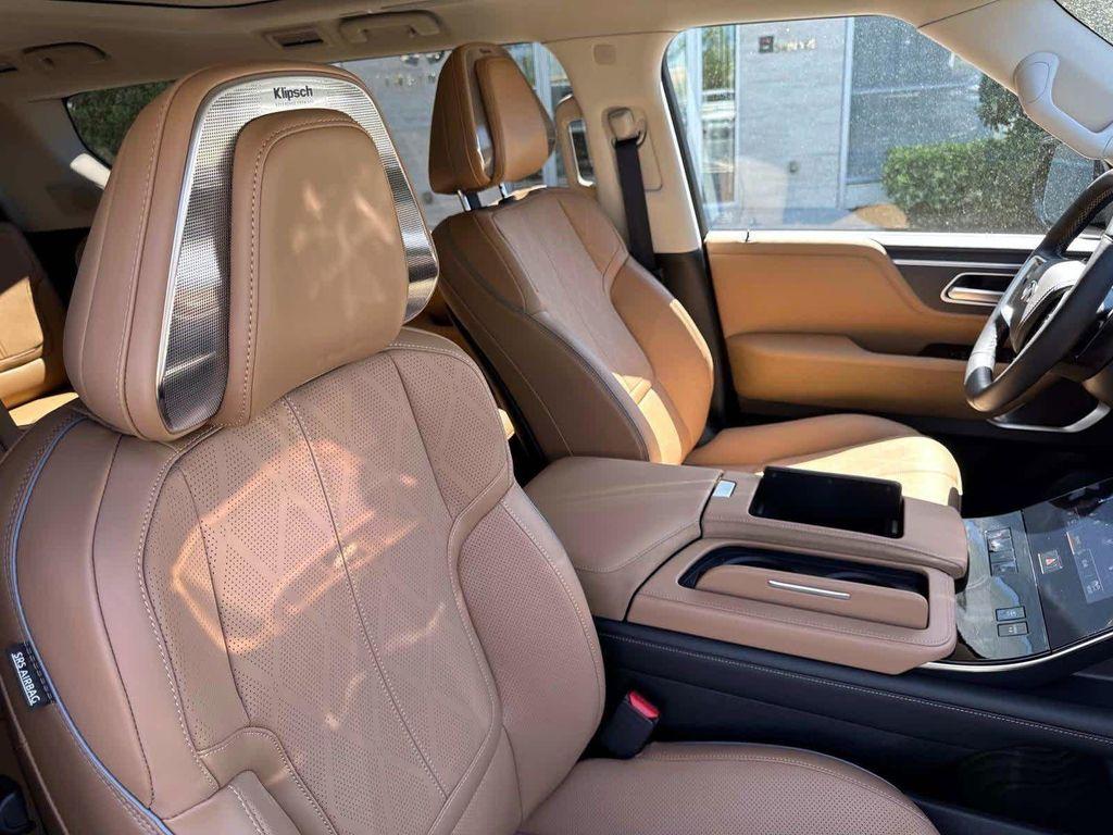 new 2025 INFINITI QX80 car, priced at $102,640