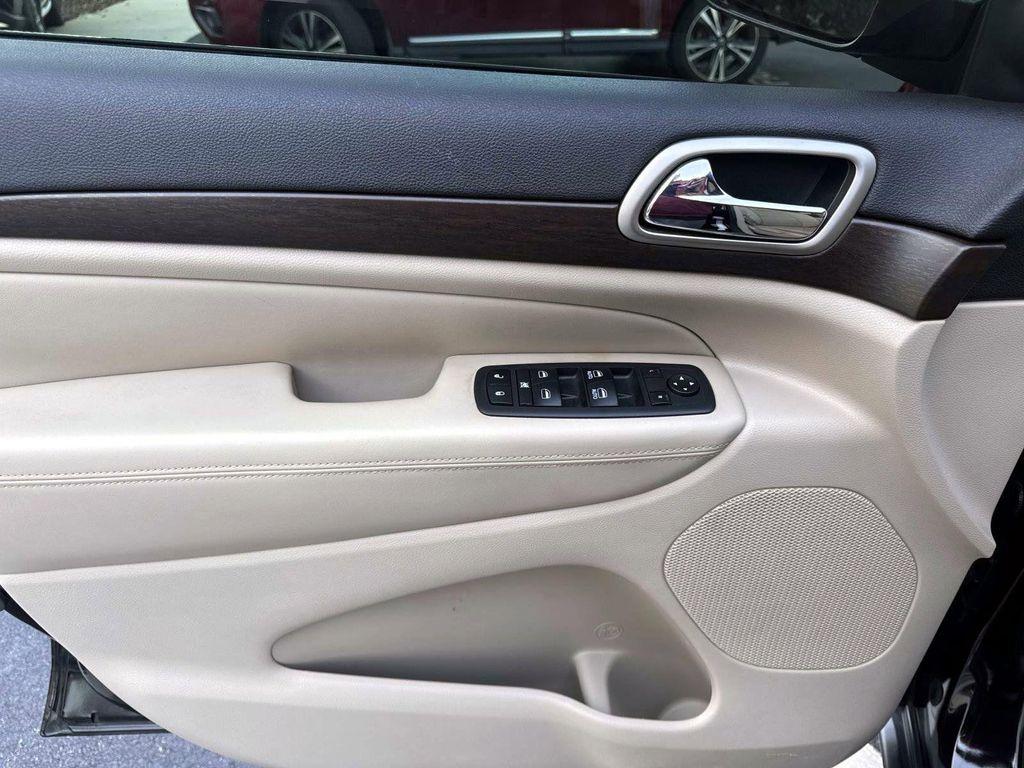 used 2017 Jeep Grand Cherokee car, priced at $13,300