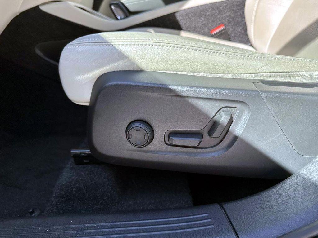 used 2020 Volvo XC40 car, priced at $15,400