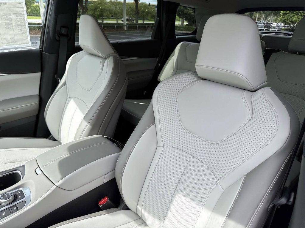 new 2026 INFINITI QX60 car, priced at $58,267