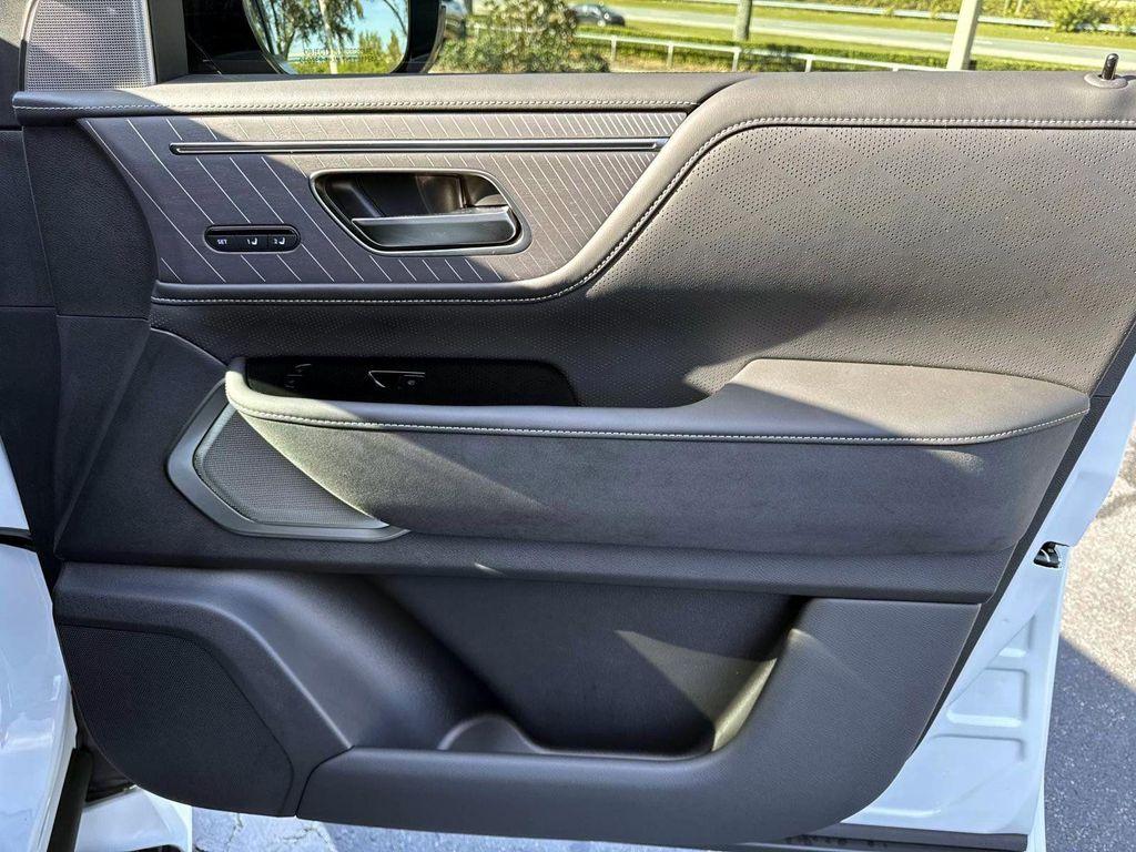 new 2026 INFINITI QX80 car, priced at $117,160