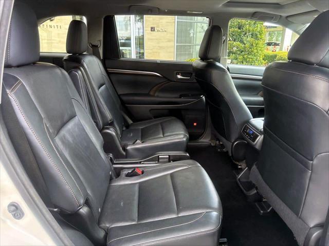 used 2015 Toyota Highlander car, priced at $18,900