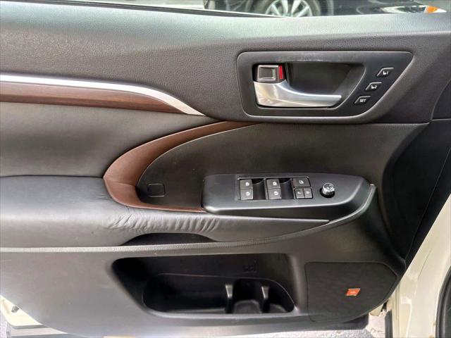 used 2015 Toyota Highlander car, priced at $18,900
