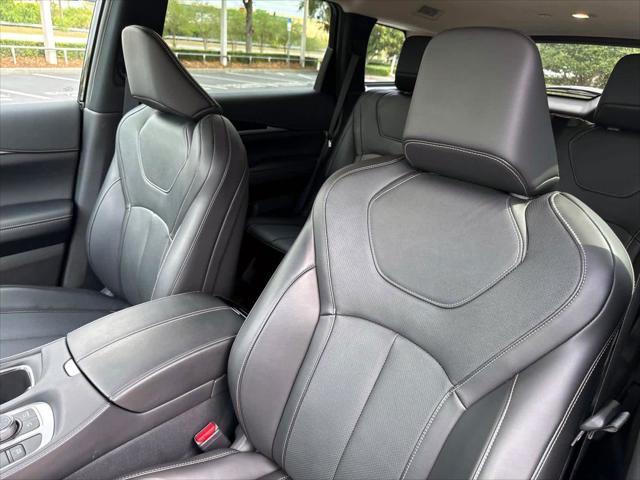 used 2025 INFINITI QX60 car, priced at $39,900