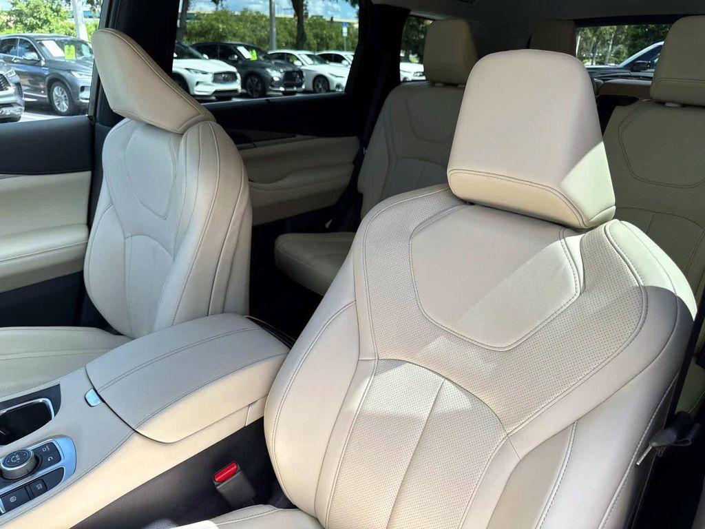 used 2025 INFINITI QX60 car, priced at $44,800