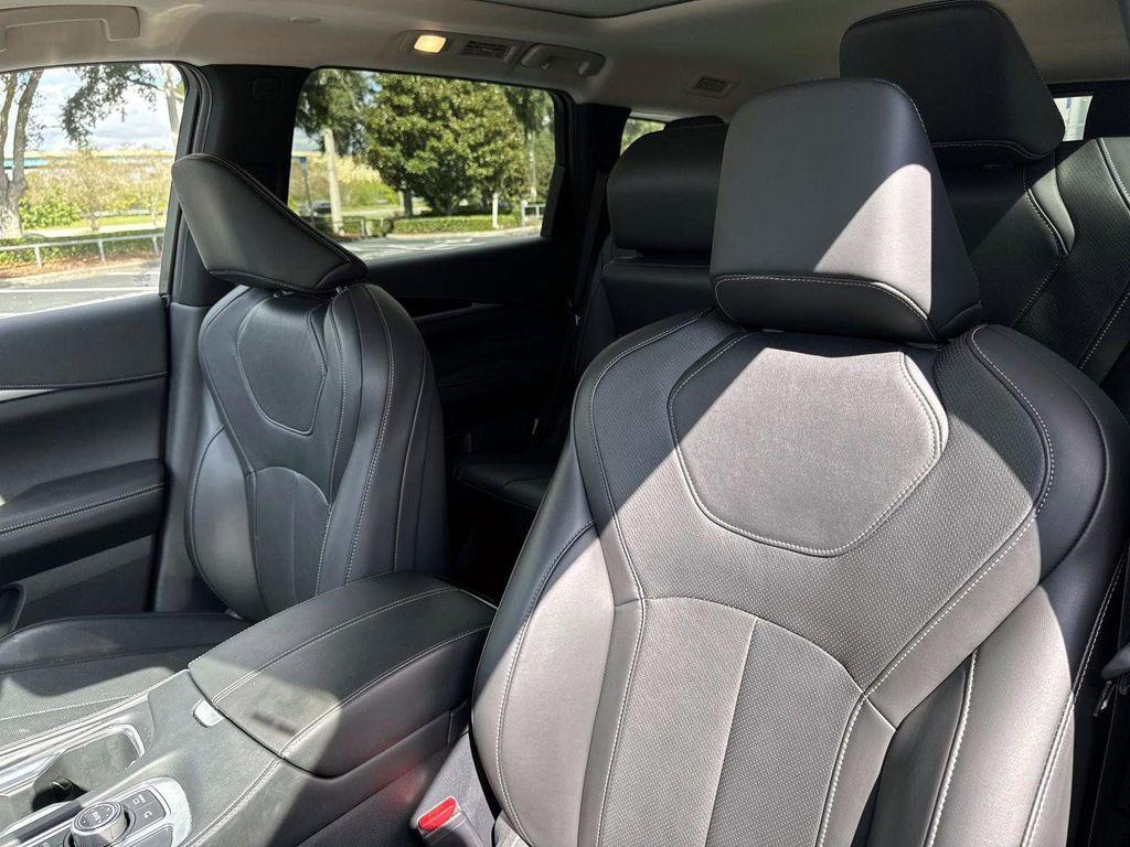 used 2025 INFINITI QX60 car, priced at $38,400