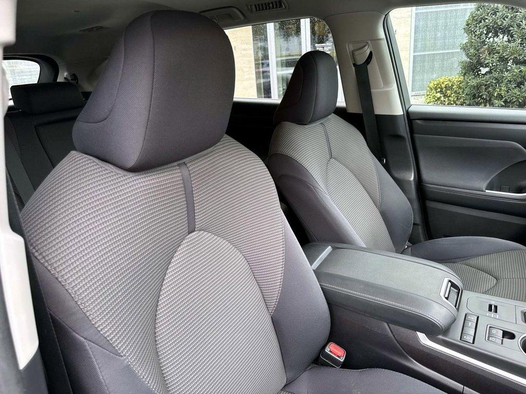 used 2021 Toyota Highlander car, priced at $25,900