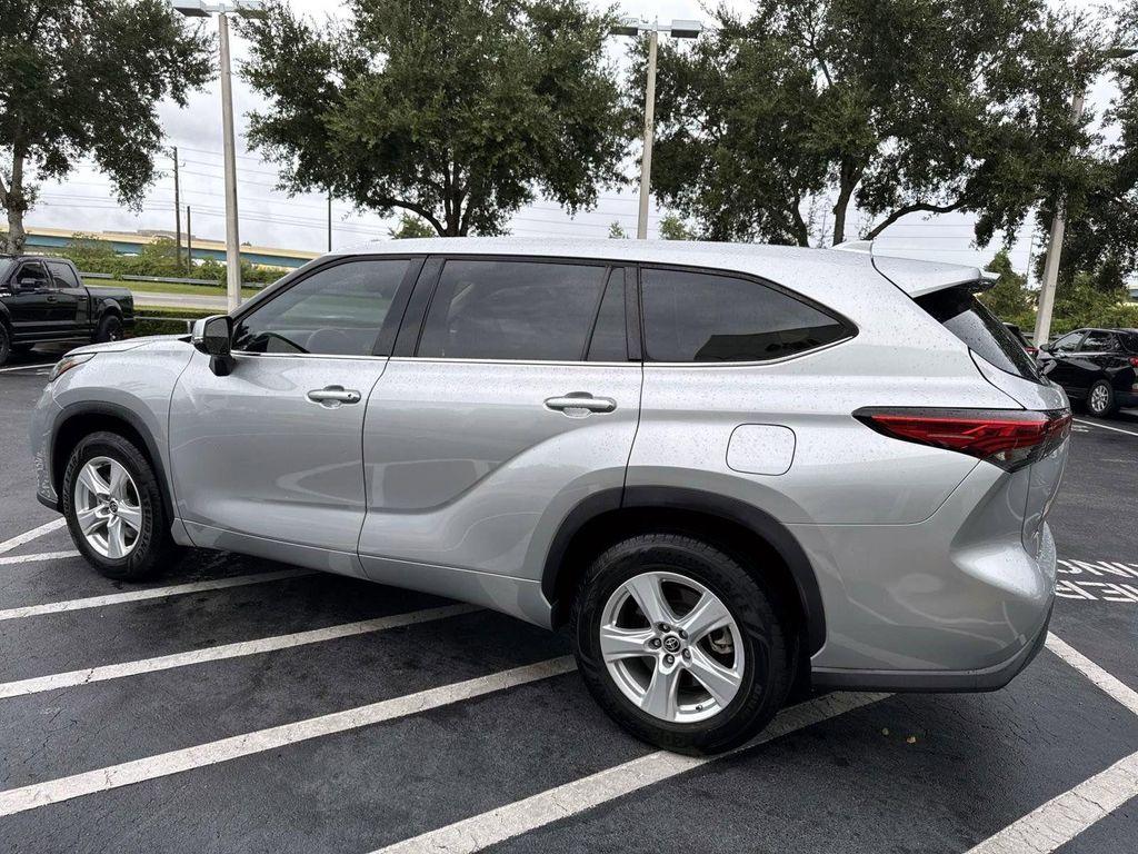 used 2021 Toyota Highlander car, priced at $25,900