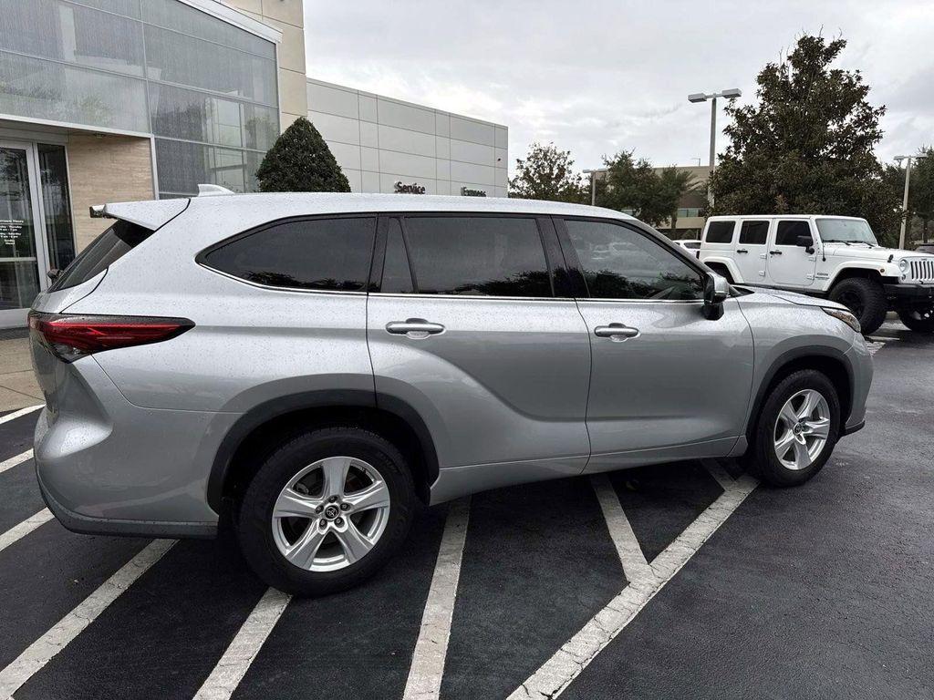 used 2021 Toyota Highlander car, priced at $25,900