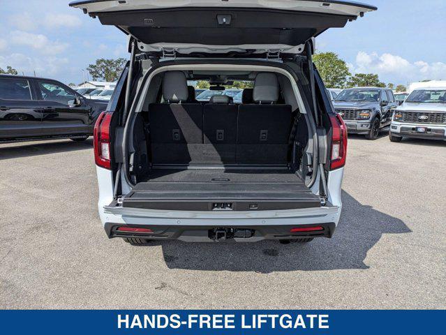 new 2025 Ford Expedition car, priced at $67,965
