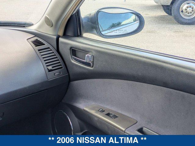 used 2006 Nissan Altima car, priced at $3,000