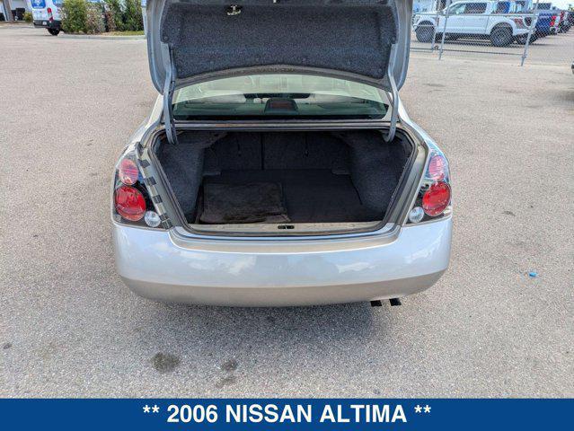 used 2006 Nissan Altima car, priced at $3,000