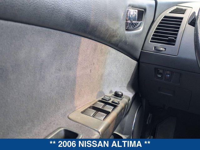 used 2006 Nissan Altima car, priced at $3,000