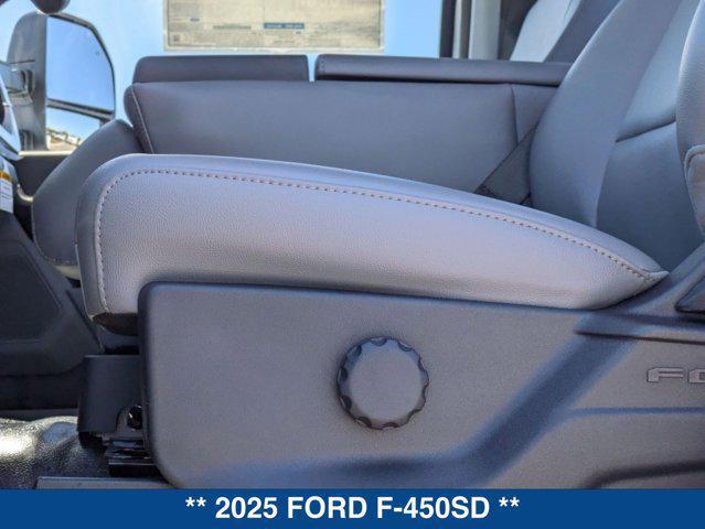 new 2025 Ford F-450 car, priced at $60,415