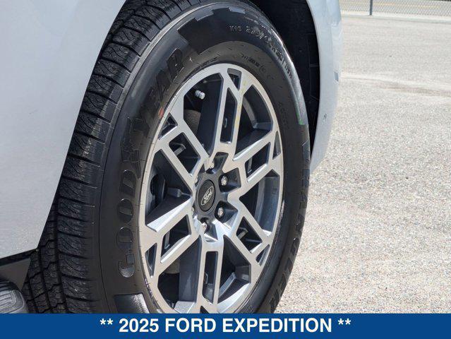 new 2025 Ford Expedition car, priced at $67,370