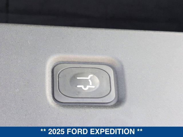new 2025 Ford Expedition car, priced at $67,370