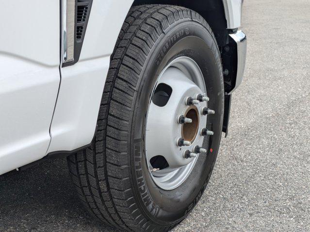 new 2025 Ford F-350 car, priced at $57,125