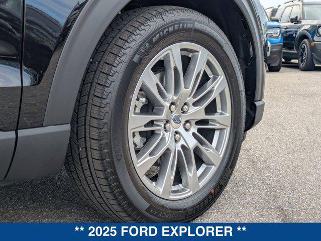 new 2025 Ford Explorer car, priced at $52,420