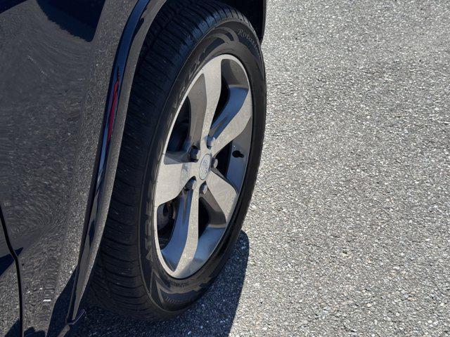 used 2015 Jeep Grand Cherokee car, priced at $13,900
